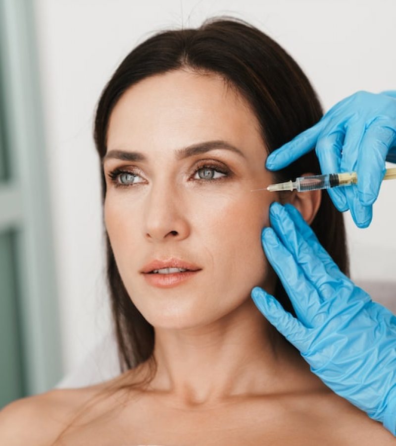 Tratamiento Regeneración facial cuello escote con vitaminas Elmira
